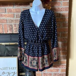 NWT Romeo & Juliet Couture Long Sleeve Navy Romper